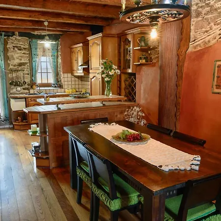 Semesterbostad Casa Do Eiro Lago de Carucedo