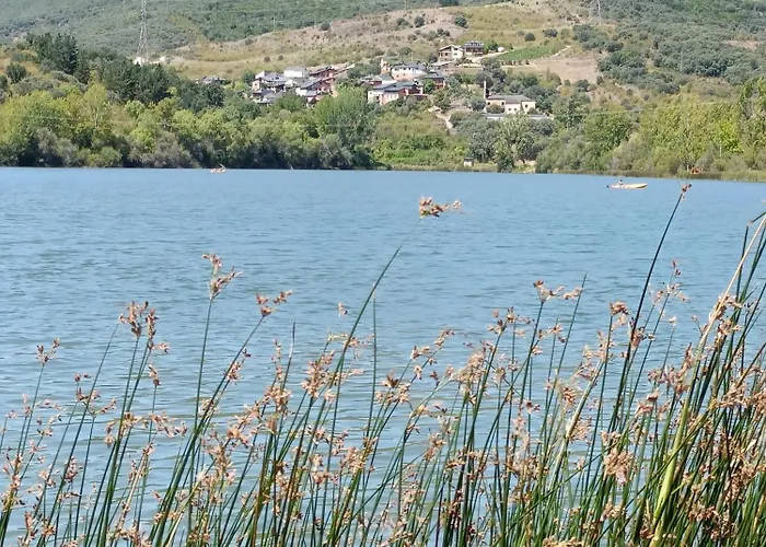 Casa Do Eiro * Lago de Carucedo